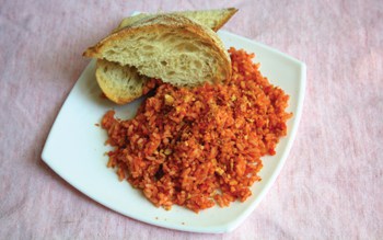 https://www.trulygoodfoods.com/wp-content/uploads/2016/10/Hot-Spicy-Red-Rice.jpg